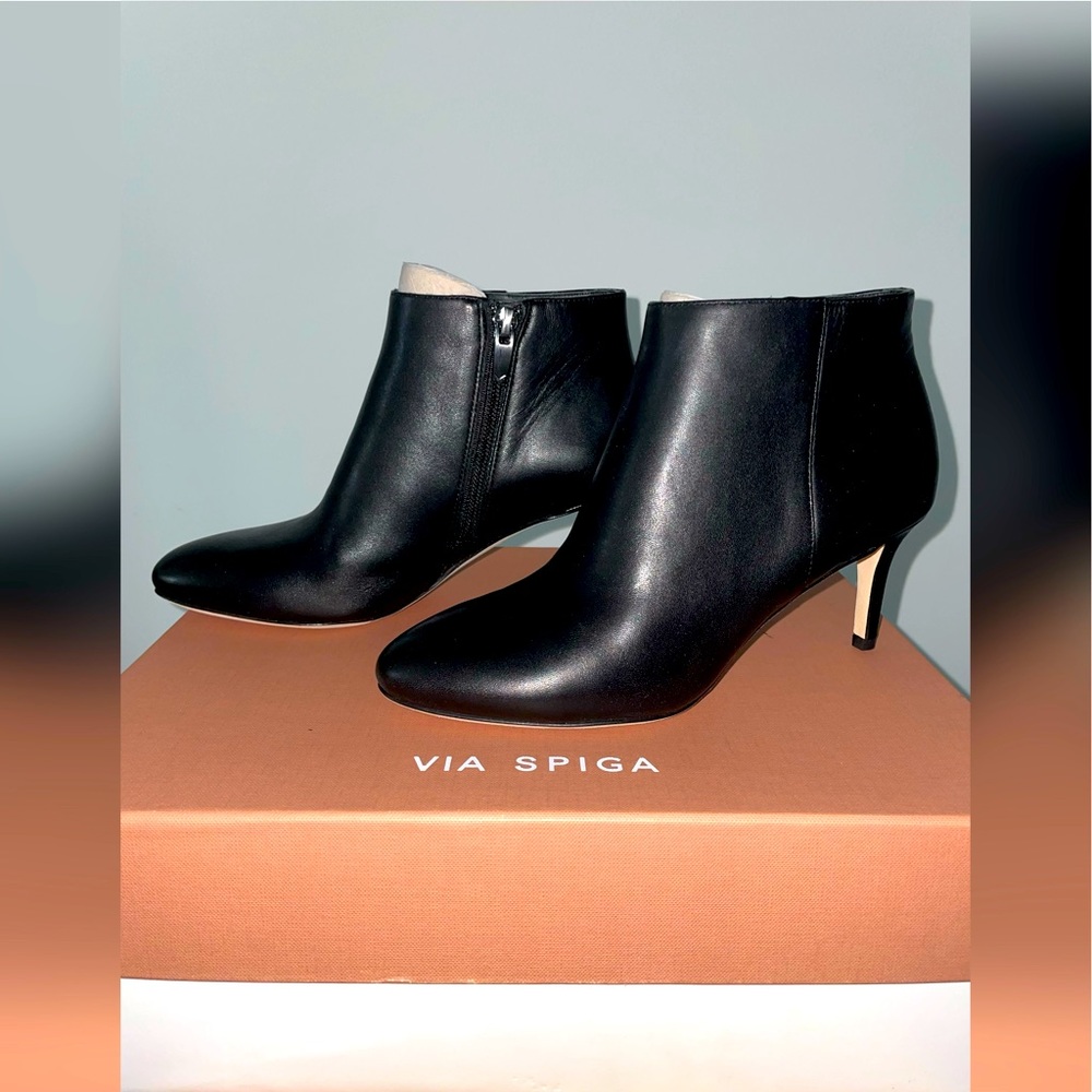 Via Spiga Black Aurora Leather Ankle 5.5